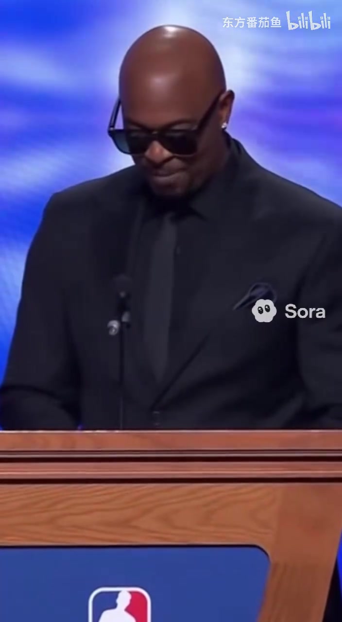 网友AI恶搞FBI探员宣布监狱赌球人队在第三顺位选中比卢普斯